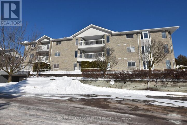 Property Photo: 1099 Clonsilla Avenue 316A ON J9J 8L6