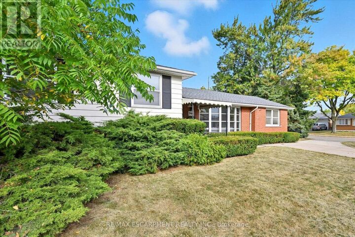 Property Photo:  966 Upper Sherman Avenue  ON L8V 4W4 