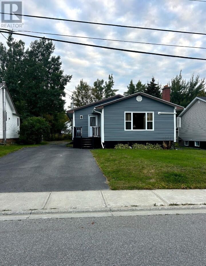 54 Blackwood Drive  Gander NL A1V 1B7 photo