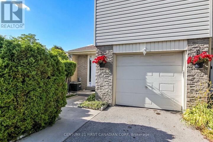 Property Photo:  700 Osgoode Drive 102  ON N6E 2H1 