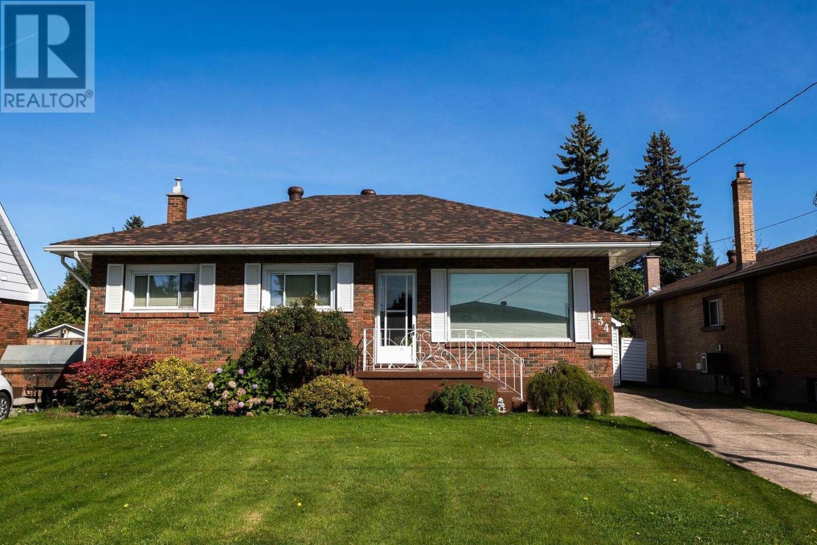 Property Photo:  134 Ruth St  ON P6C 2E7 
