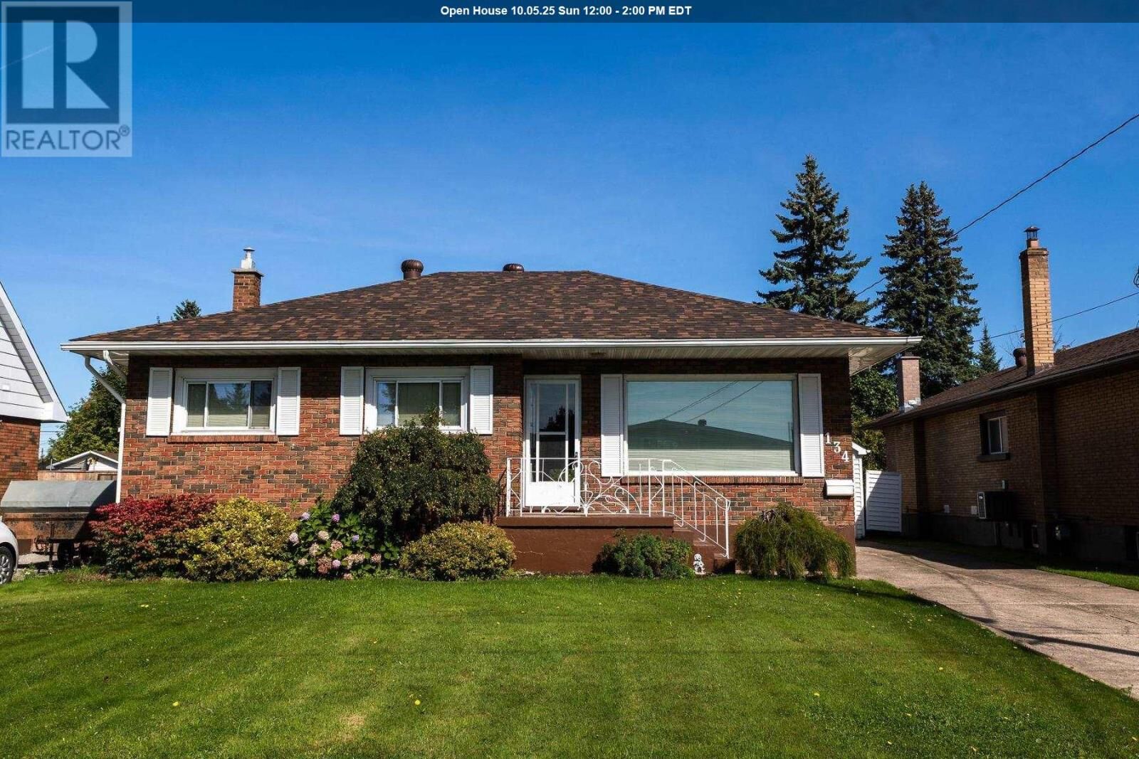 Property Photo:  134 Ruth St  ON P6C 2E7 