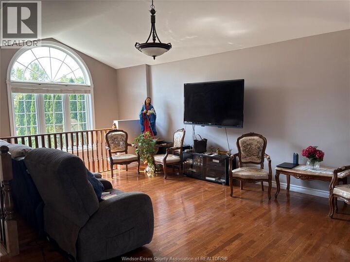 Property Photo:  340 White Crescent  ON N9V 4C7 