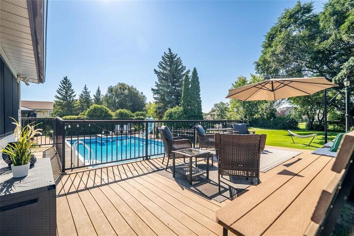 Property Photo:  780 Wallace Avenue  MB R2E 0B2 