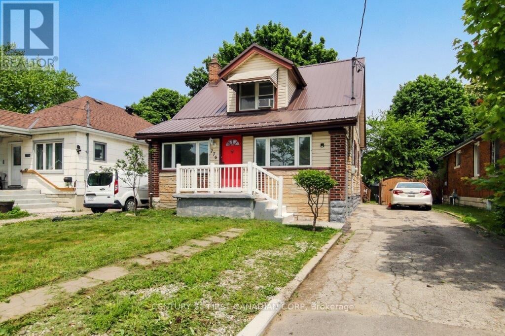 Property Photo:  776 Quebec Street  ON N5Y 1X4 