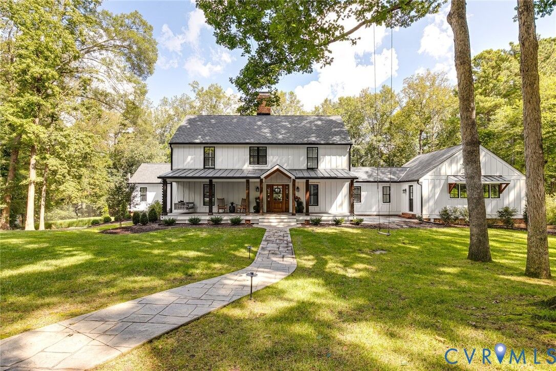 Property Photo: 9804 Kingsbridge Road VA 23238