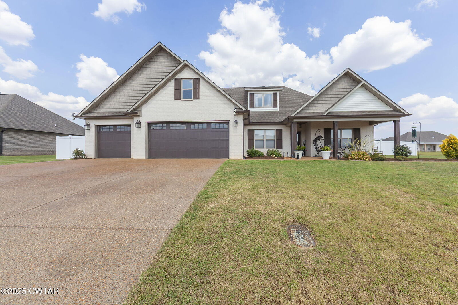 Property Photo: 205 Strawberry Ridge TN 38355