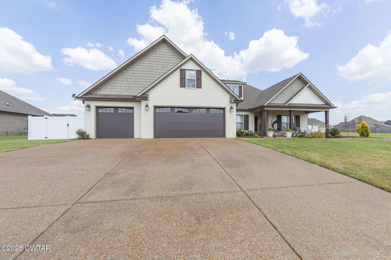 Property Photo:  205 Strawberry Ridge  TN 38355