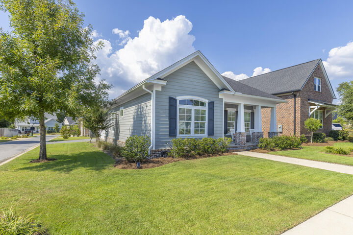 Property Photo:  1325 Verbena Place  FL 32578