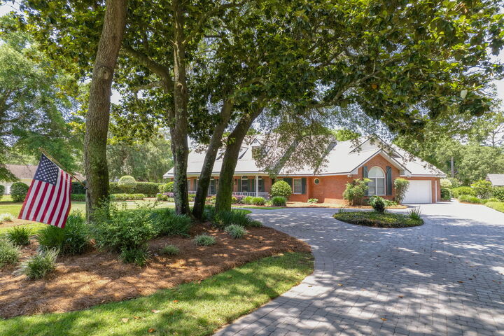 Property Photo:  1129 Forest Road  FL 32578 