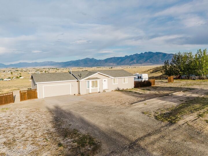 Property Photo:  514 Shadybrook Drive  NV 89815 