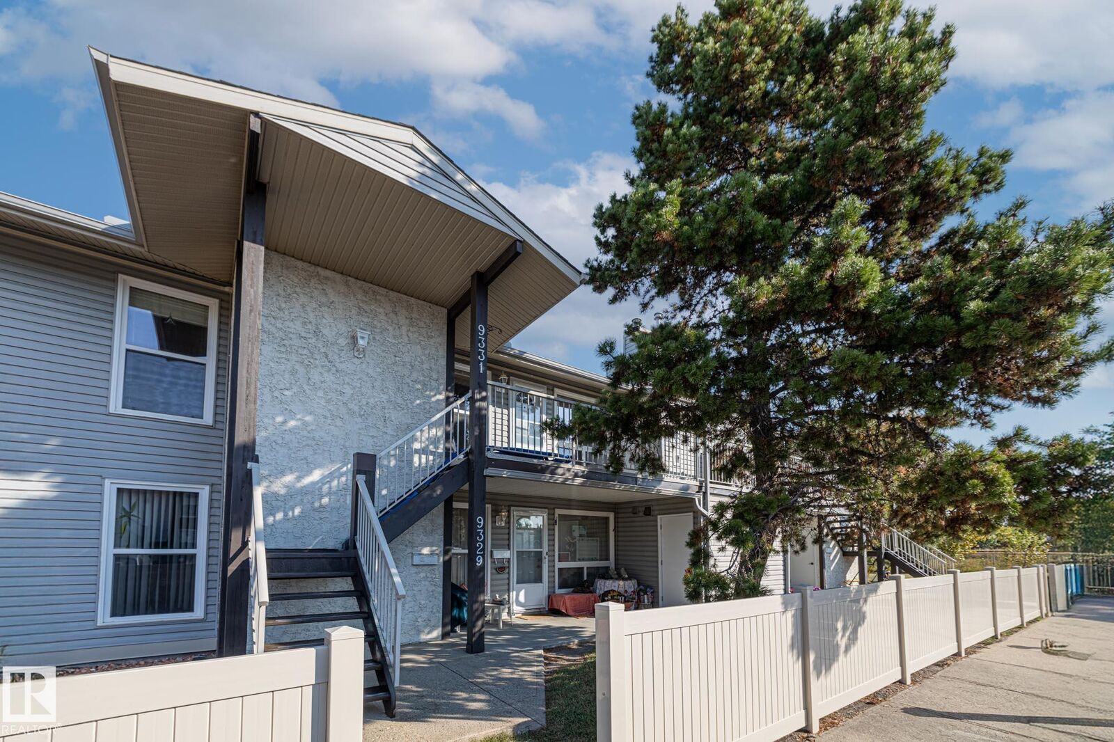 Property Photo:  9331 172 Street NW  AB T5T 3C3 
