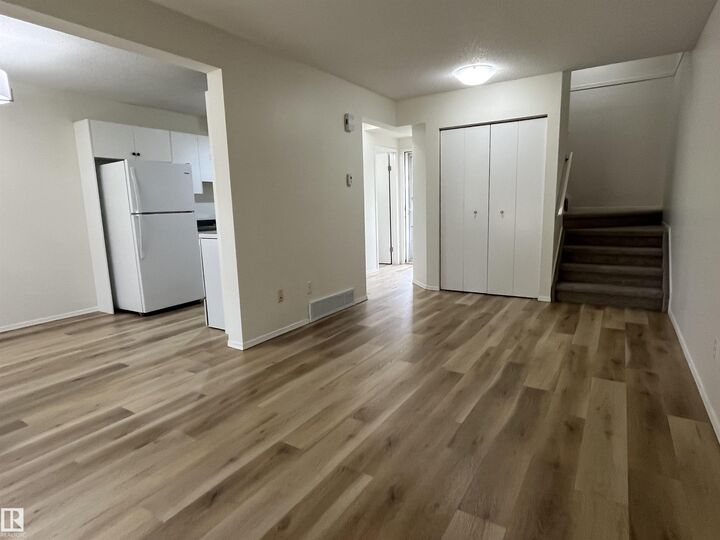 Property Photo:  17 Imperial Crescent  AB T9G 1K3 