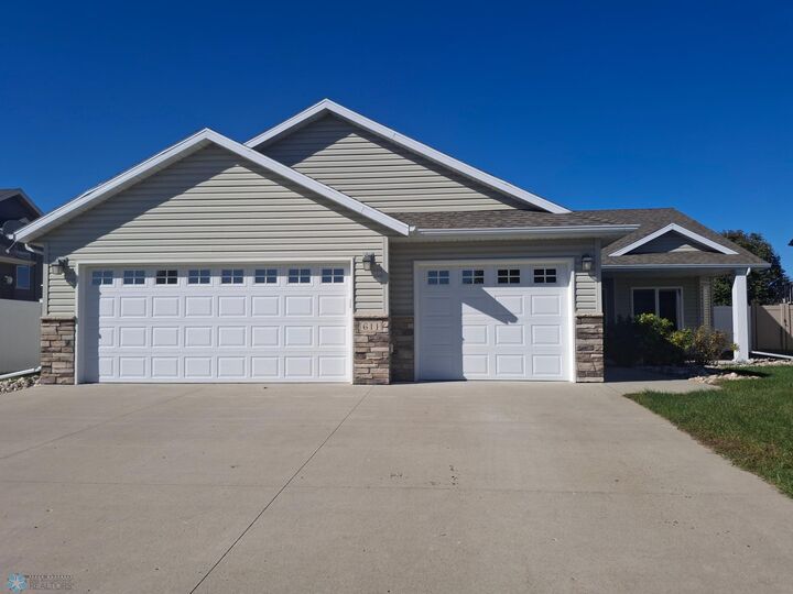 611 33rd Street N  Moorhead MN 56560 photo
