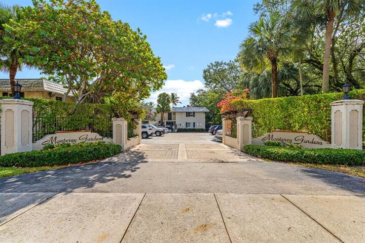 8609 SW 68th Ct 3  Pinecrest FL 33156 photo