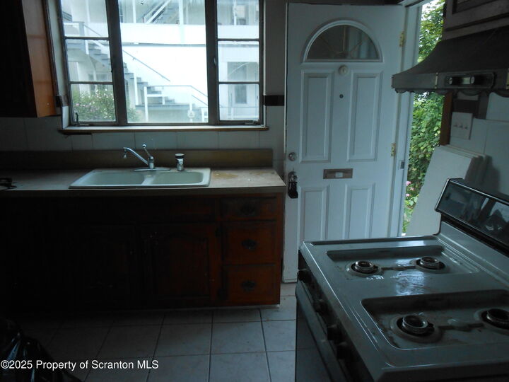 Property Photo:  622 N Main Avenue 7  PA 18504 