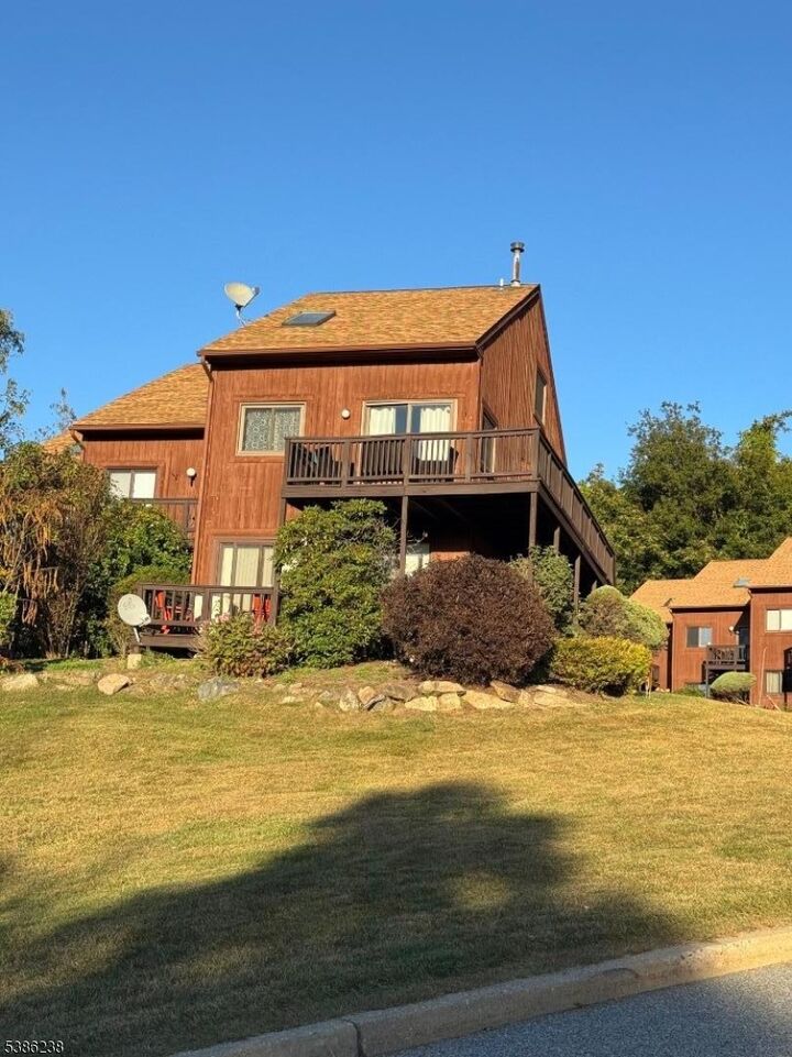 Property Photo:  1 Brandywine Ct 6  NJ 07462