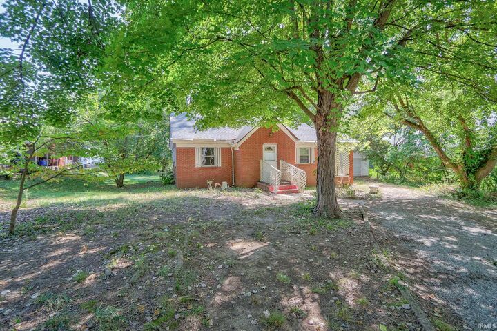 Property Photo: 7801 Bartels Drive IN 47710-4805