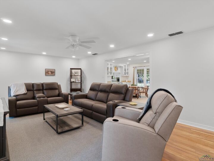 Property Photo: 840 Park Street TX 75644