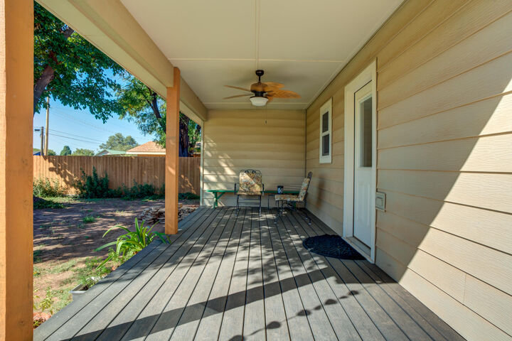 Property Photo:  307 Ave G  TX 79311 
