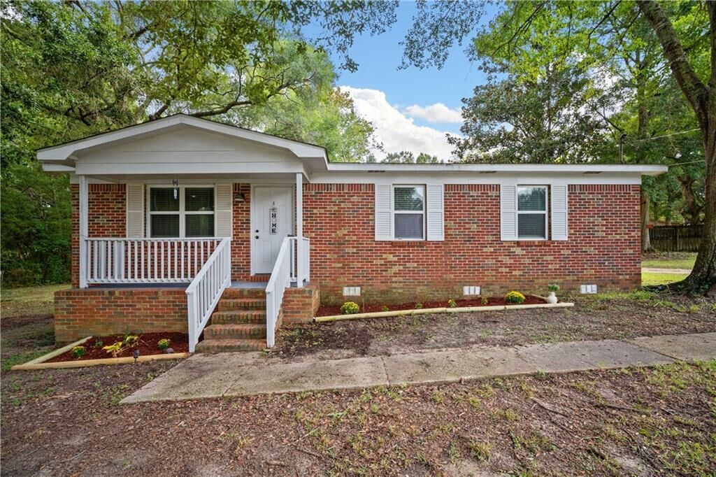 Property Photo: 11150 Lakeside Circle AL 36541