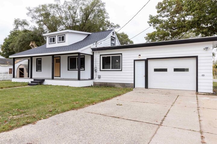 Property Photo:  319 N Cedar  MI 48657 