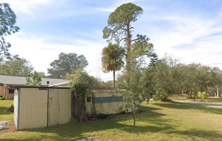 Property Photo:  28 Magnolia Road  FL 32137 