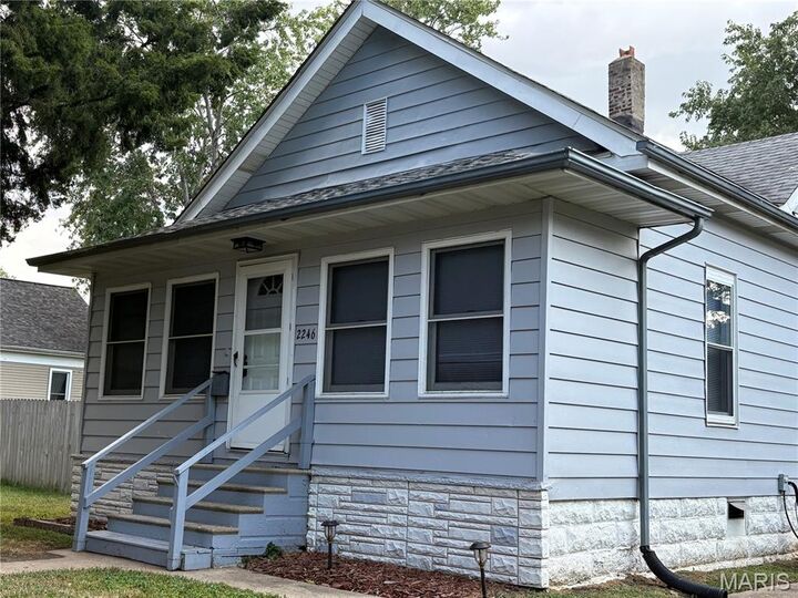 Property Photo:  2246 Edison Avenue  IL 62040 
