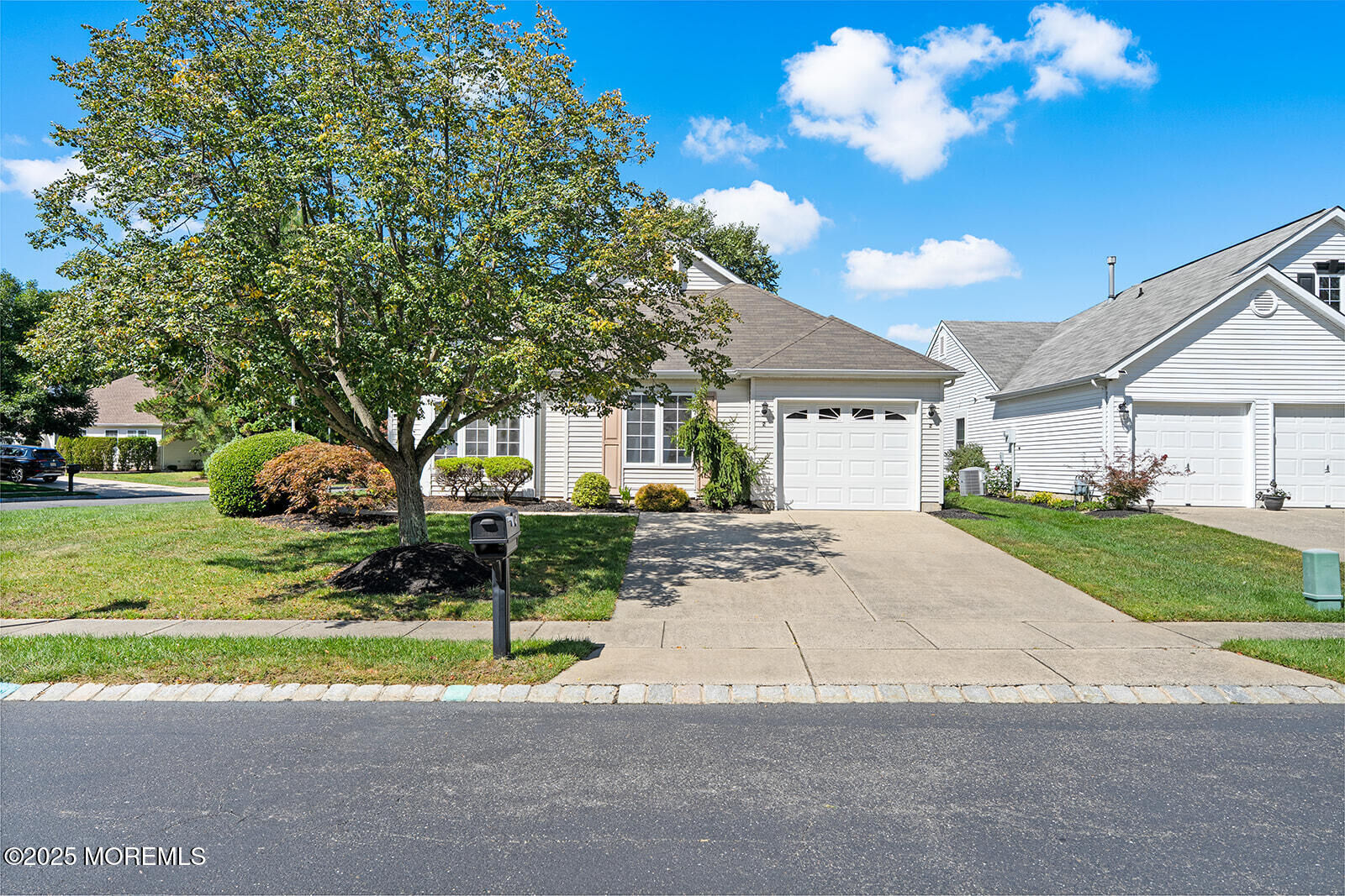 Property Photo:  2 Arthur Court  NJ 08527 