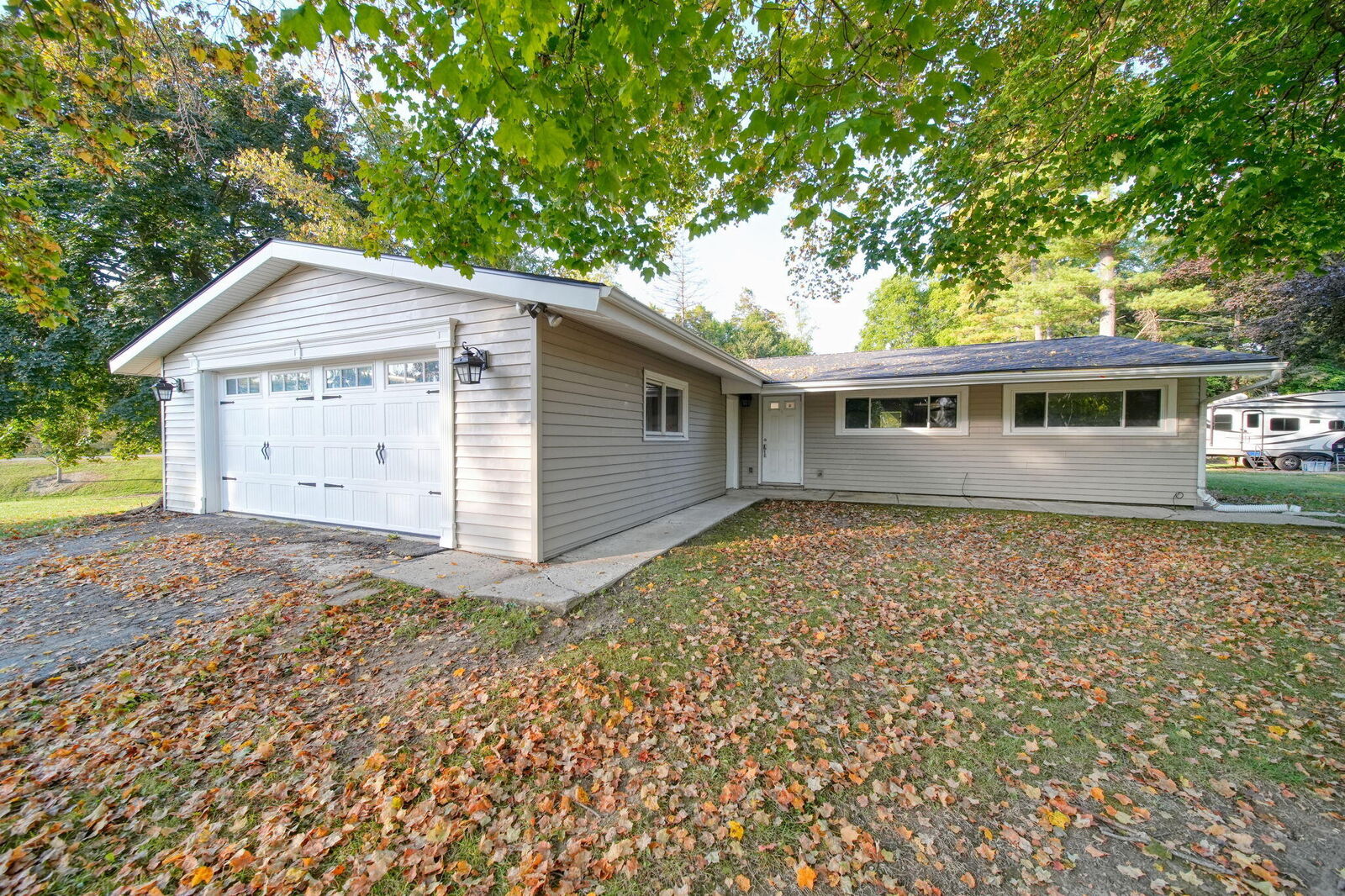 Property Photo:  320 S Clinton Street  MI 48158 