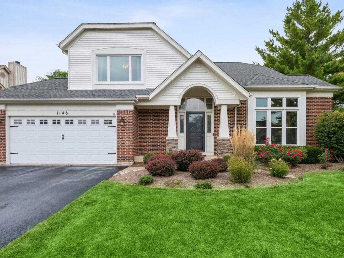 Property Photo:  1148 Oxford Lane  IL 60047 