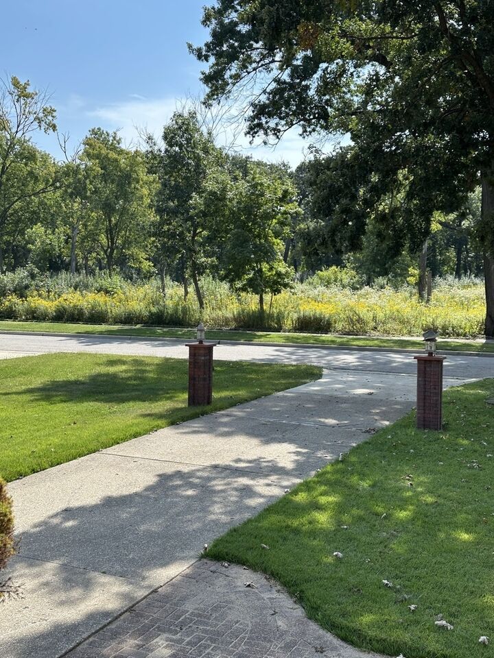 Property Photo:  192 Waubansee Road  IL 60546 
