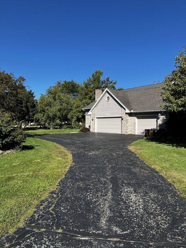 Property Photo: 3051 Fairway Oaks Drive IL 60115