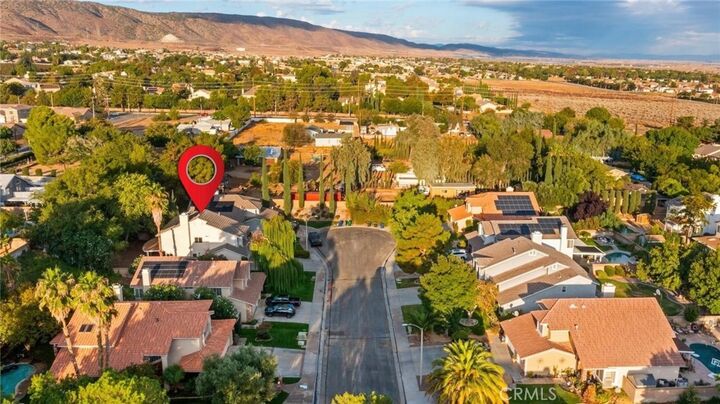 Property Photo: 5764 Fox Court CA 93536