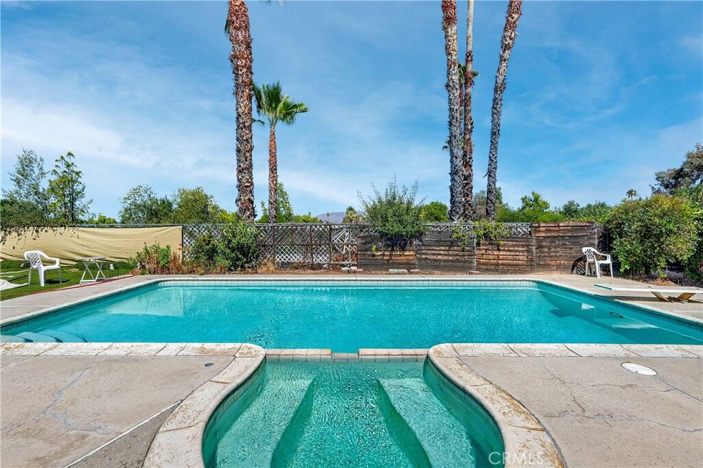 Property Photo:  41150 Nona Court  CA 92544 