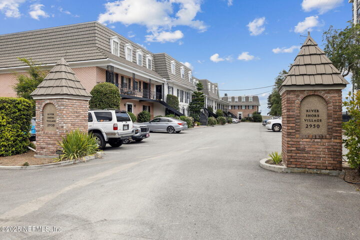 Property Photo:  2950 St Johns Avenue 10  FL 32205 