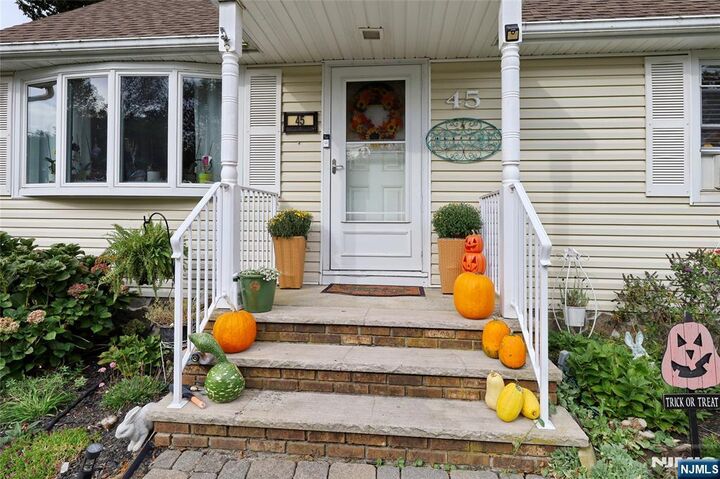 Property Photo:  45 Maplewood Avenue  NJ 07470 