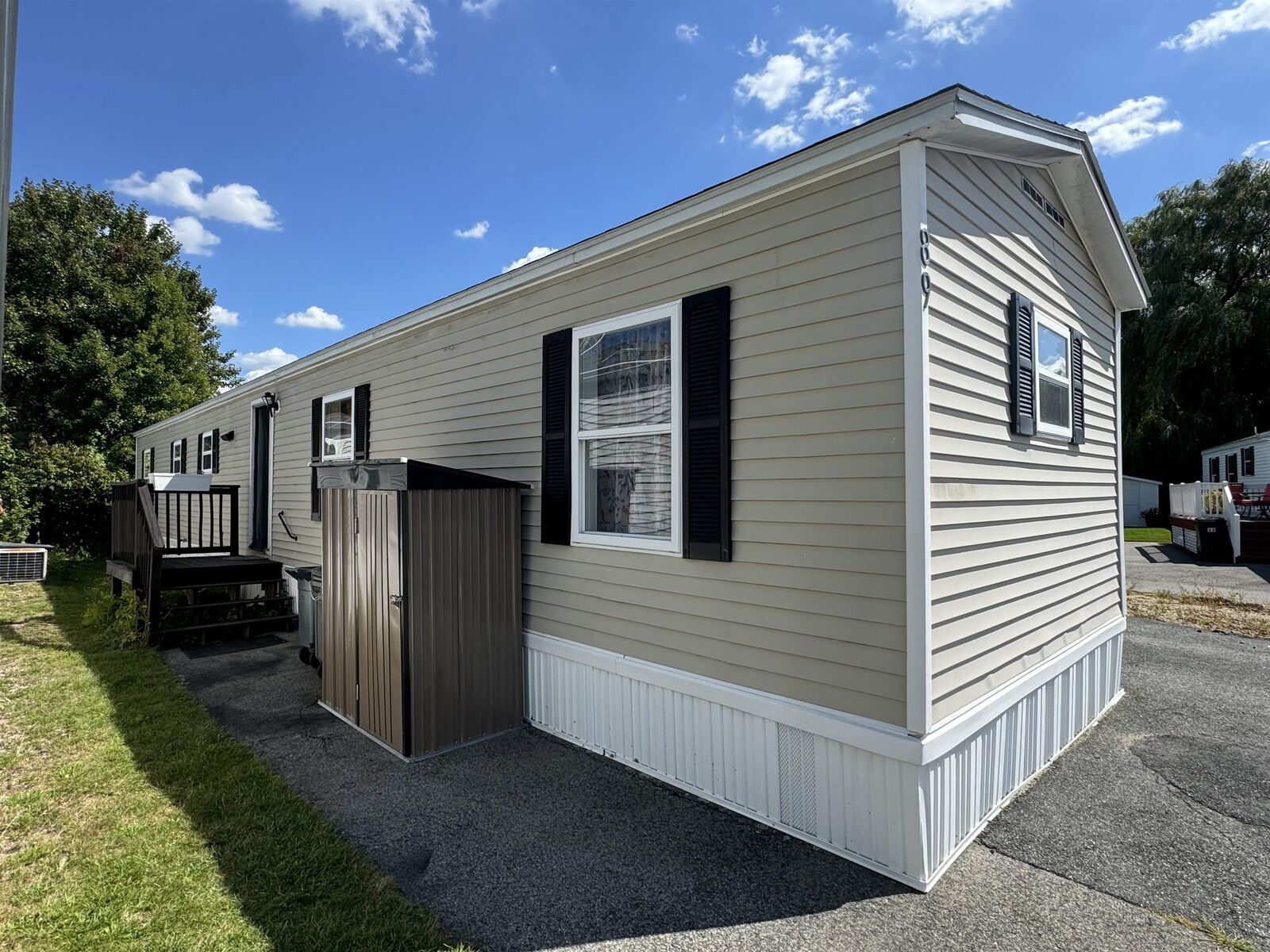 Property Photo:  89 End Street  NH 03079 