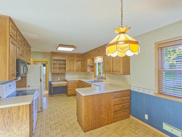 Property Photo: 223 Maple Street N MN 55354