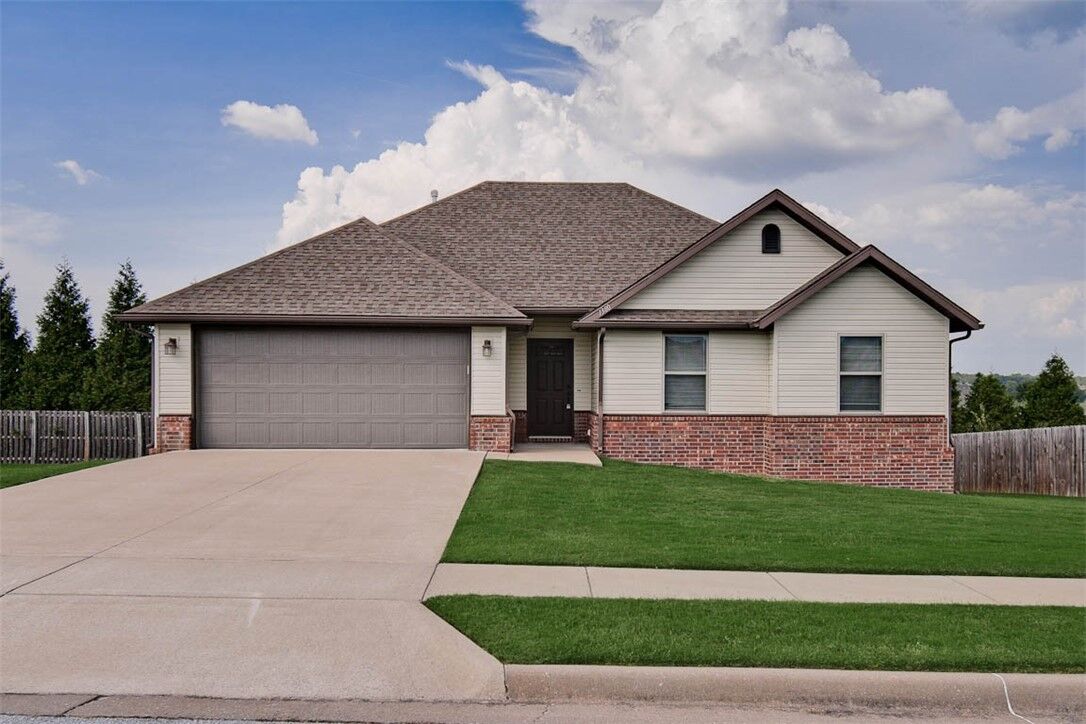 Property Photo: 1380 Colonel Hawthorne Drive AR 72753