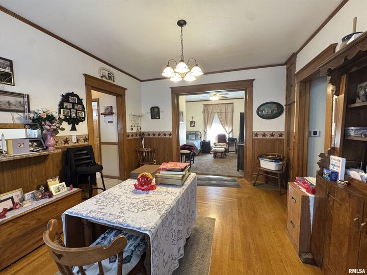 Property Photo:  337 W Chestnut Street  IL 61467 
