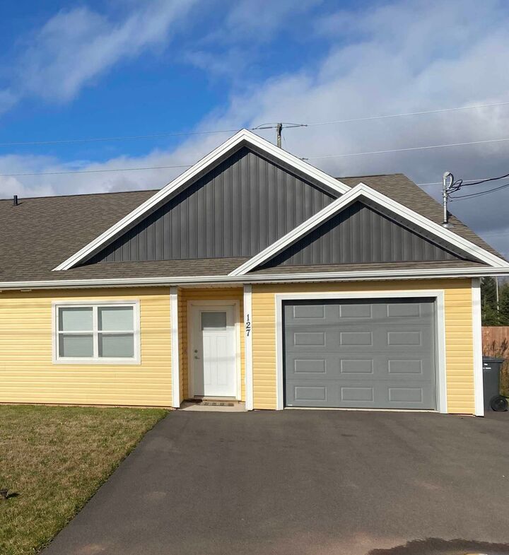 127 Oak Drive  Charlottetown PE C1A 7Y8 photo