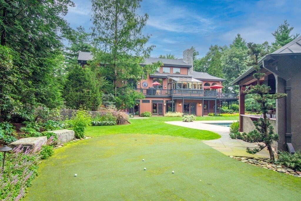 Property Photo:  6 Mountain View Dr  MA 01701 