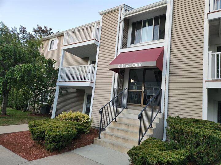Property Photo:  6 Post Oak Ln 10  MA 01760 