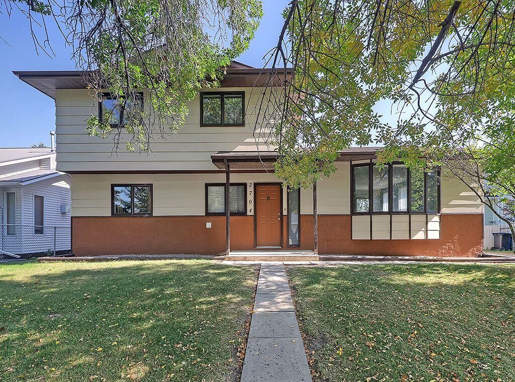 Property Photo:  2704 22A Avenue  AB T0L 1R0 