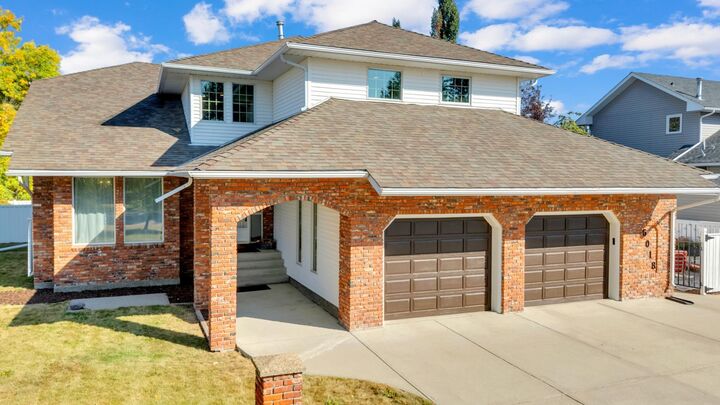 Property Photo: 6018 58 Street AB T4H 1K3