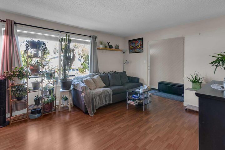 Property Photo:  4707 Mardale Road NE  AB T2A 3M6 