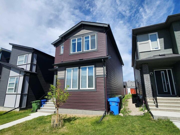 Property Photo:  292 Lucas Boulevard NW  AB T3P 1X2 