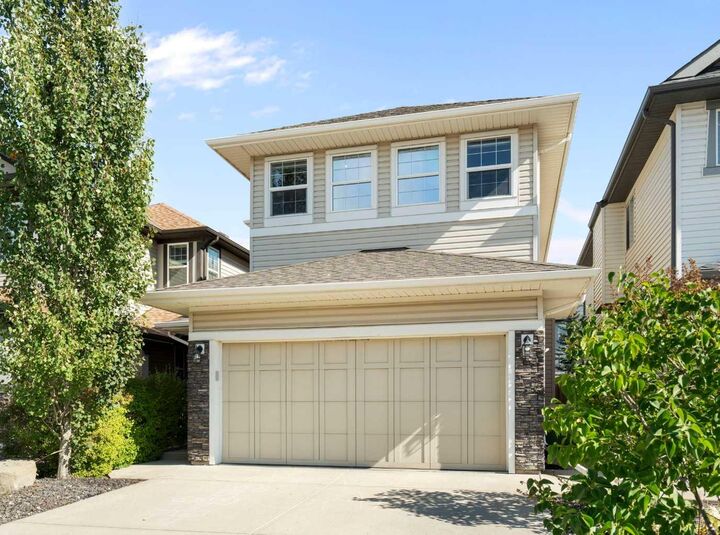 Property Photo:  22 Hillcrest Street SW  AB T4B 0Y5 
