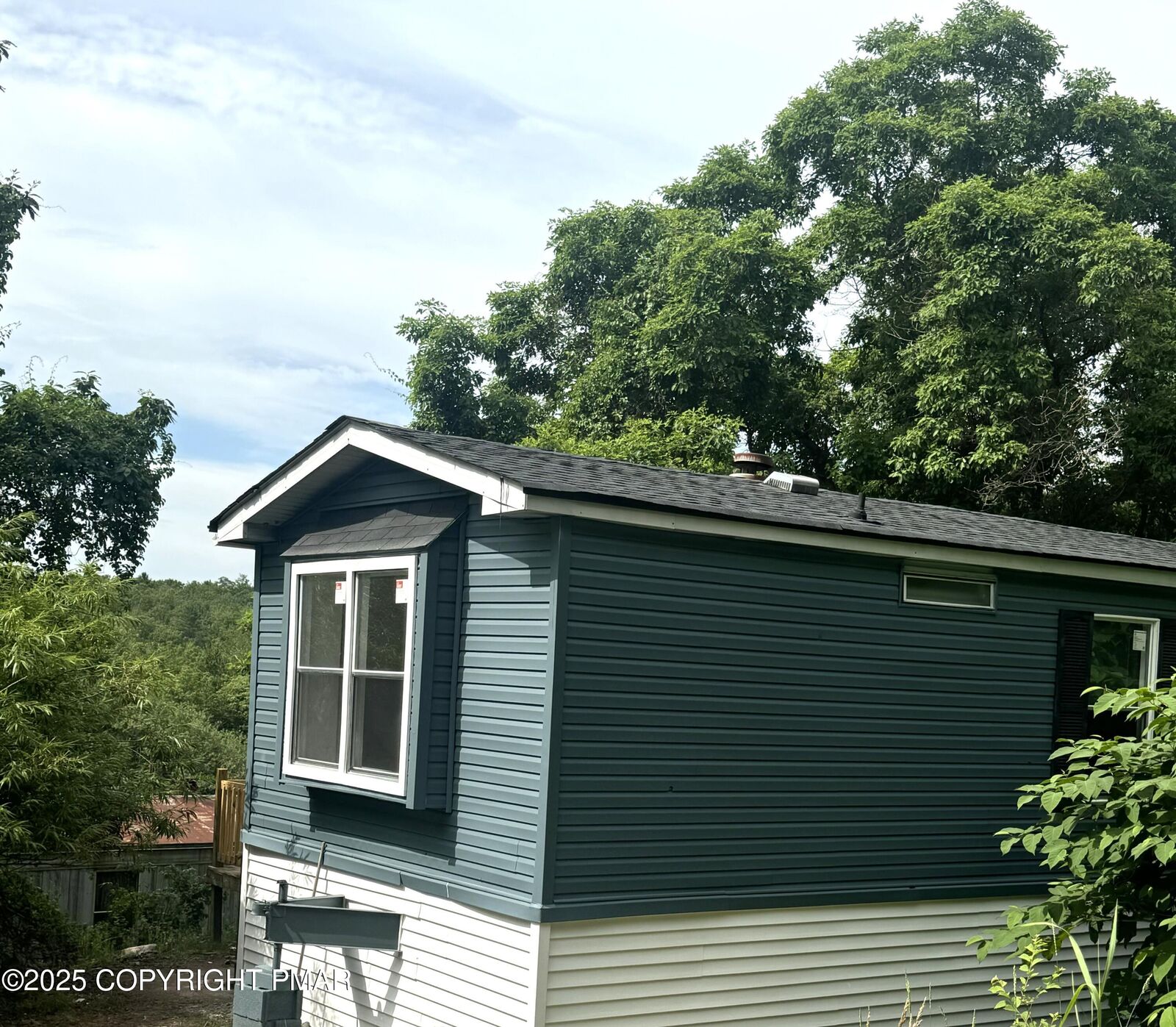 Property Photo: 146 Paul Terrace PA 18355